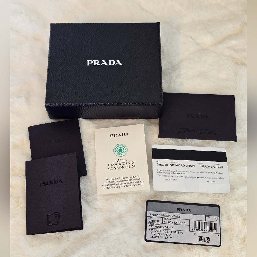 NWT❤️Prada Black Navy Vitello Micro Grain Leather Men Wallet - Picture 5 of 14